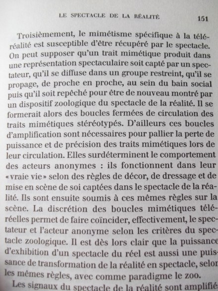 L'écran et le zoo. Olivier Razac. Ed. Denoël Essais, 2002. Remplacez "spectacle" par "politique". Bienvenue en 2014.